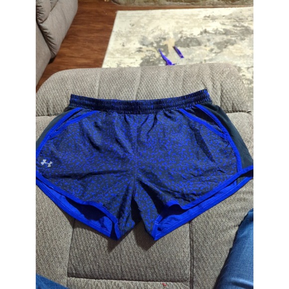 Ladies Under Armour Lined Shorts. - Picture 4 of 6